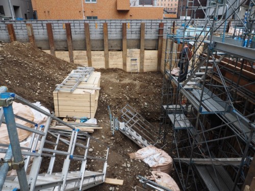 基礎の掘削に3Dマシンガイダンスを導入する予定の札幌市中央区のマンション現場
