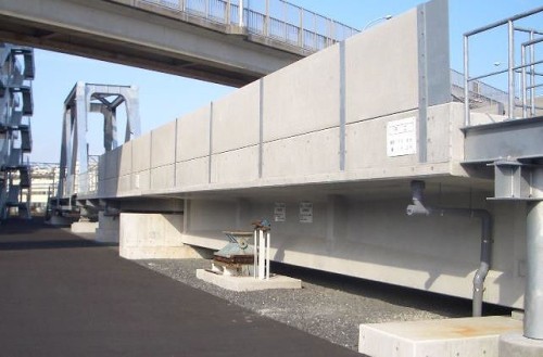 東京・新木場にある東京メトロの総合研修訓練センターに設けられた模擬橋梁・高架橋