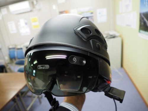 HoloLensとピッタリあった専用ヘルメット