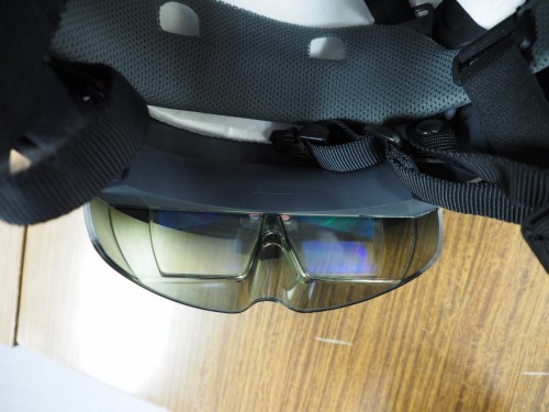 HoloLens内側の超小型液晶ディスプレー