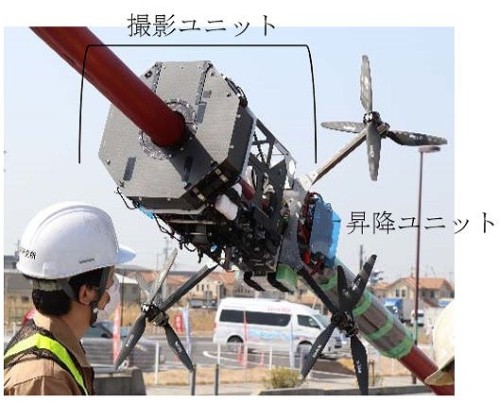 茨城工業高等専門学校と山口大学が共同開発した「斜張橋ケーブル点検ロボット」