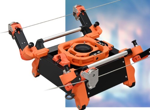 構造物の写真撮影に使われるロープウエー型ロボット「Rope Stroller」（写真：イクシス）