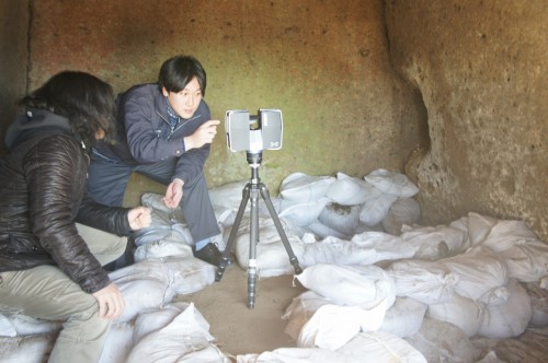 FAROレーザースキャナー Focus 3Dによる栃木県壬生町にある車塚古墳の横穴式石室の3D計測作業