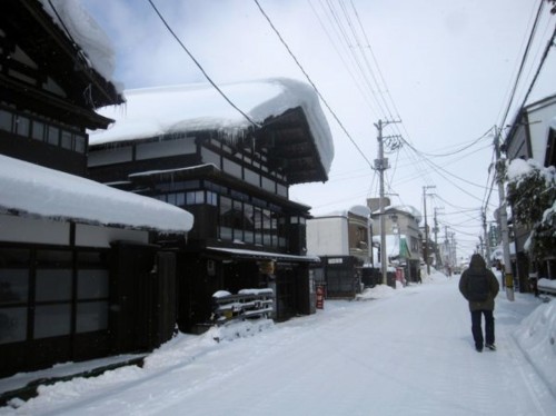 高齢化と雪対策に悩む増田町の街並み